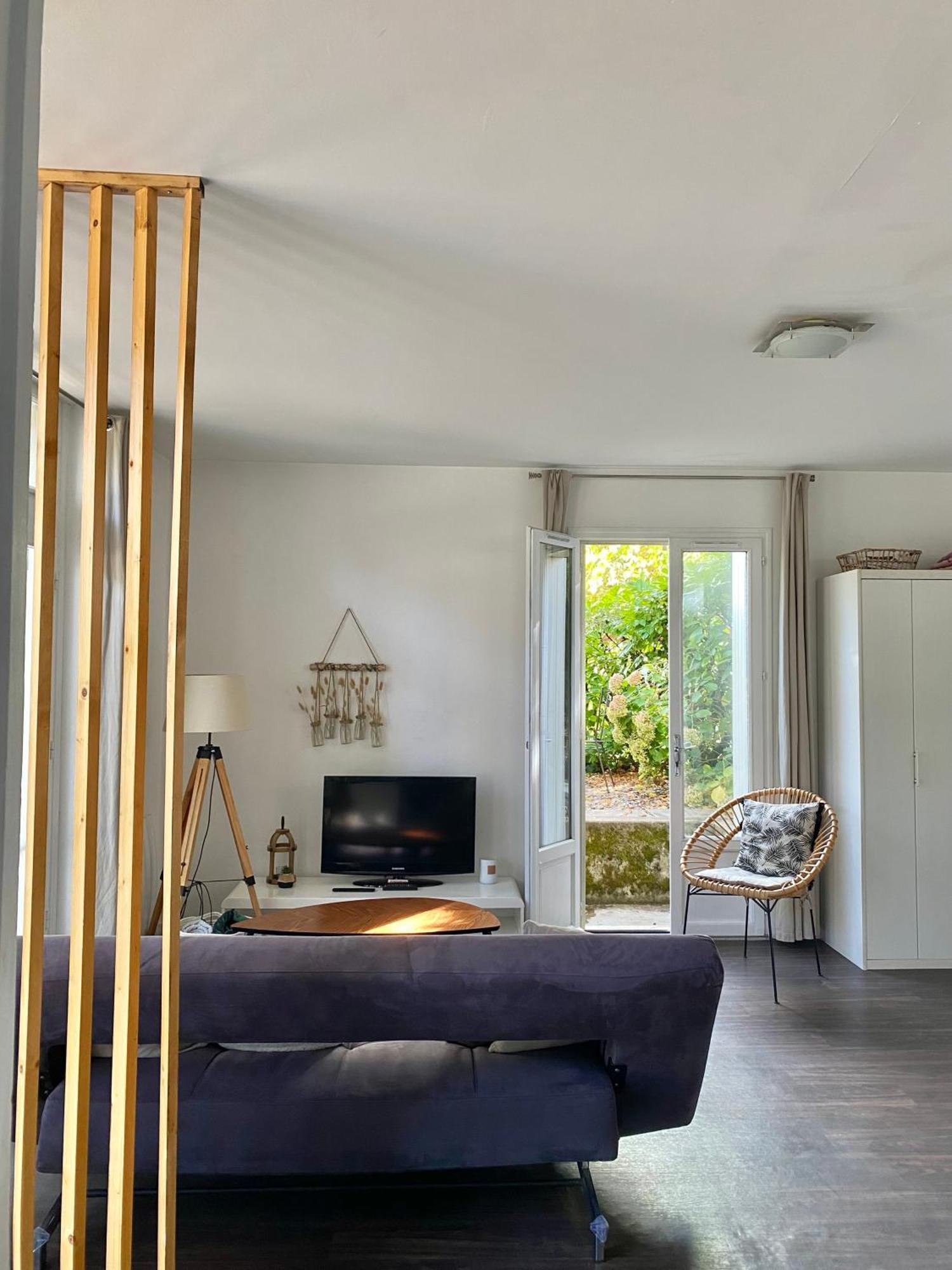 Agreable Petit Gite Avec Piscine Et Jardinet ซาลีส์-เดอ-เบอาร์น ภายนอก รูปภาพ