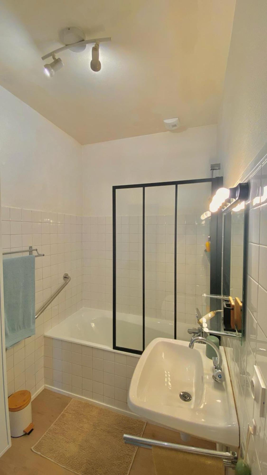 Agreable Petit Gite Avec Piscine Et Jardinet ซาลีส์-เดอ-เบอาร์น ภายนอก รูปภาพ
